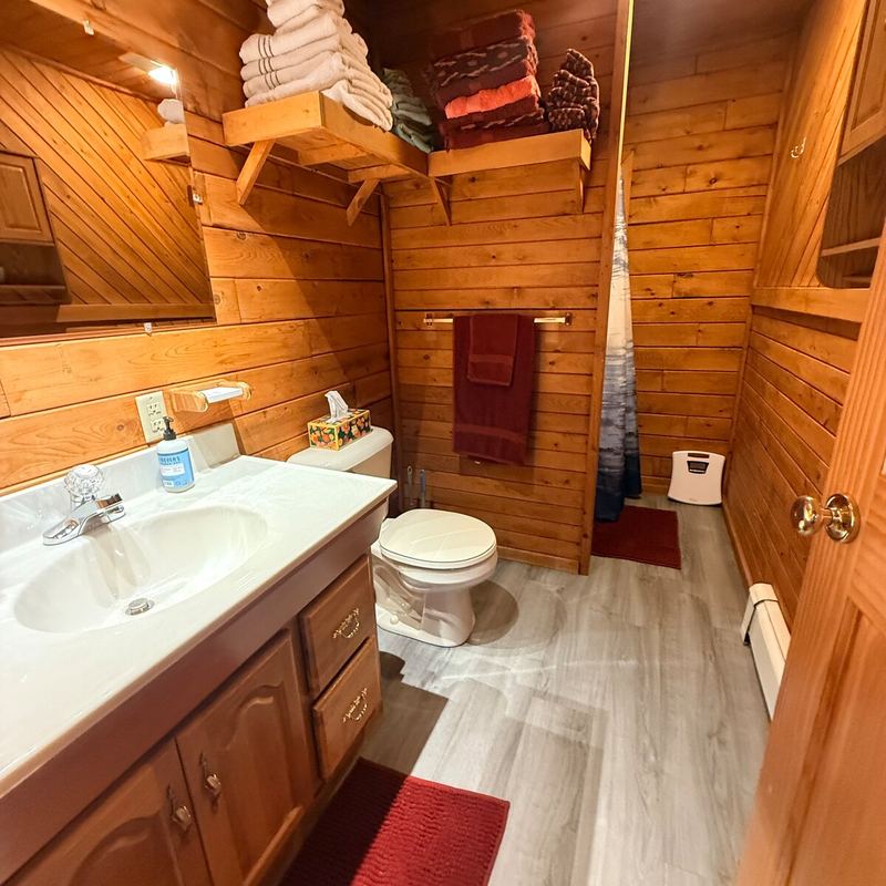 Full bathroom photo 2