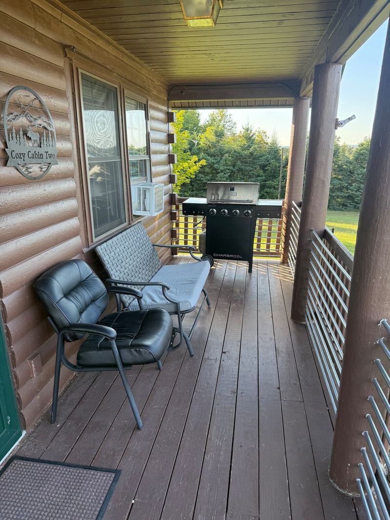 Porch & outside photo 2