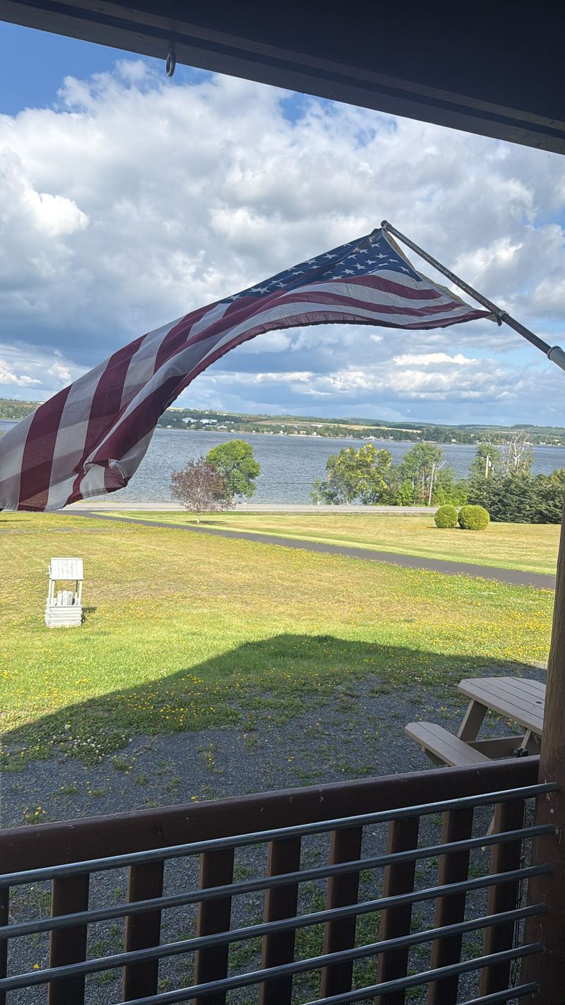 Porch & outside photo 3